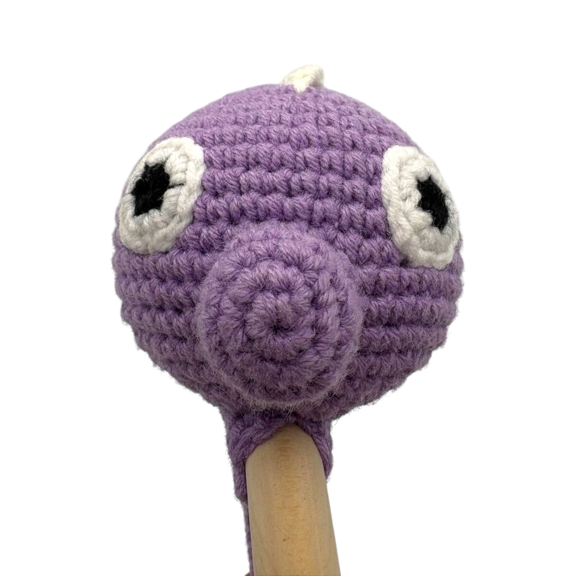 cotoniq_handgefertigte_babyrassel_seepferdchen_3