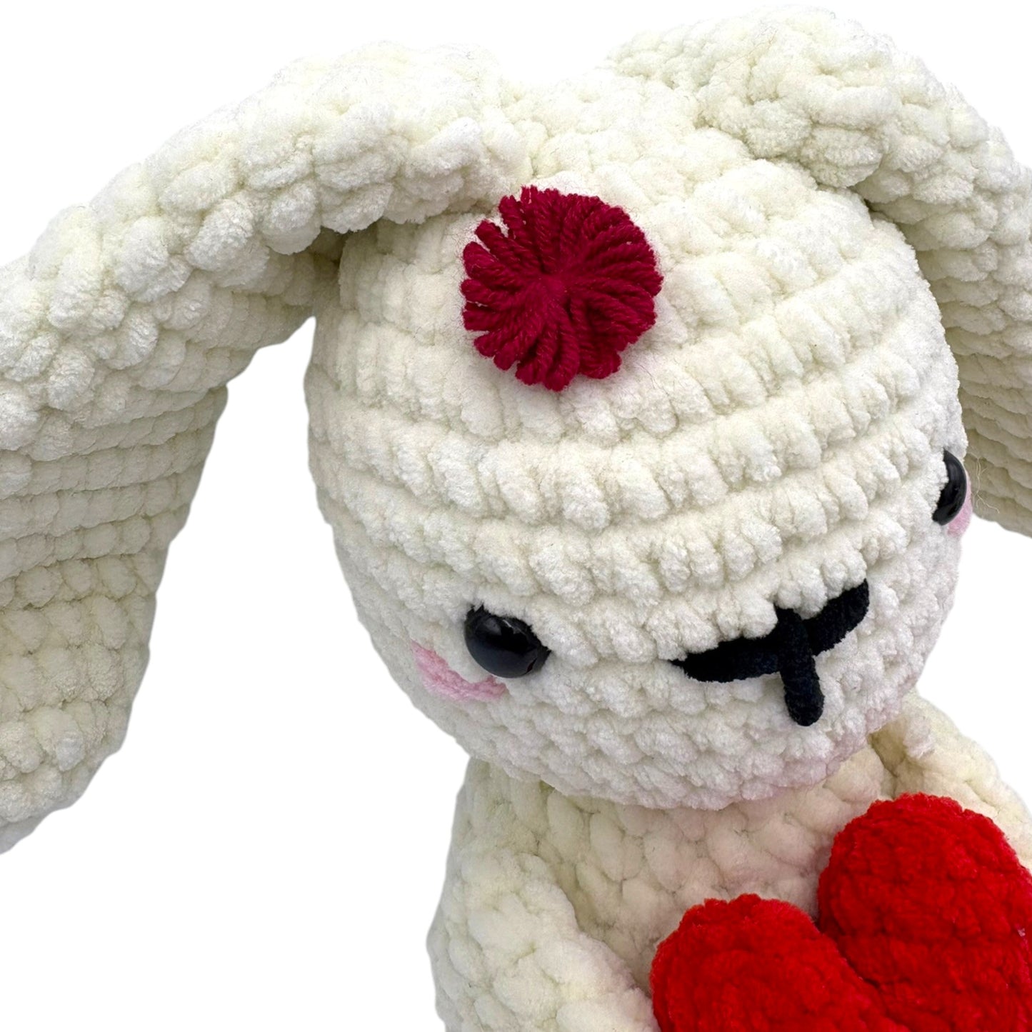 cotoniq_handgemachtes_kuscheltier_hase_mit_herz_aus_samt_3